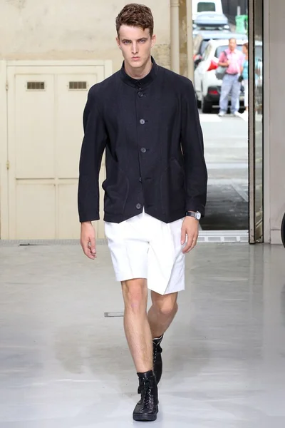 Look 7